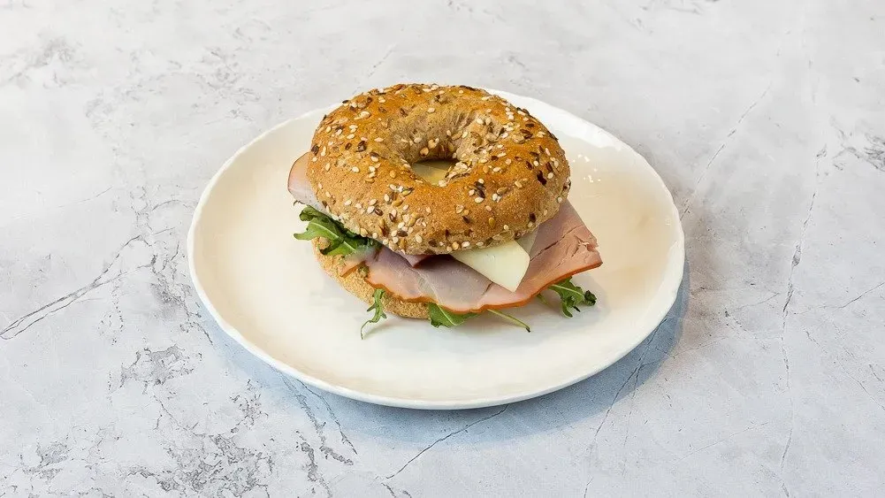 Sajtos-sonkás bagel