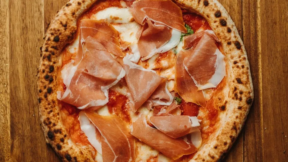 Margherita con Prosciutto di San Daniele