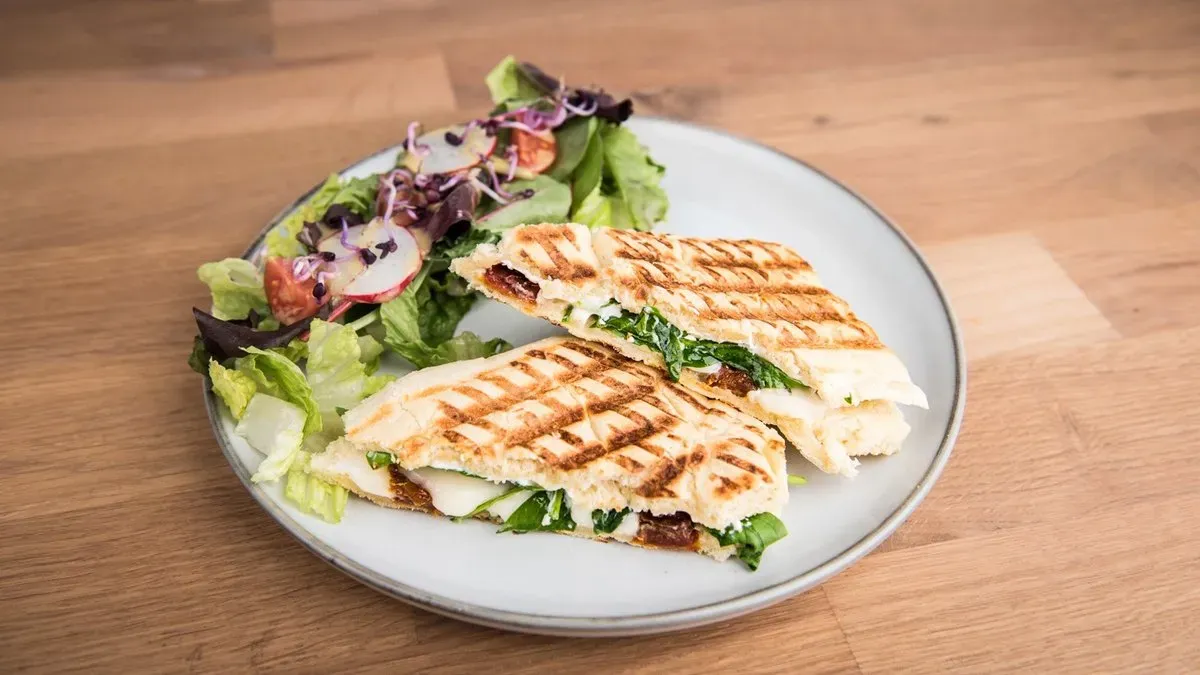 Kecskesajtos grill szendvics