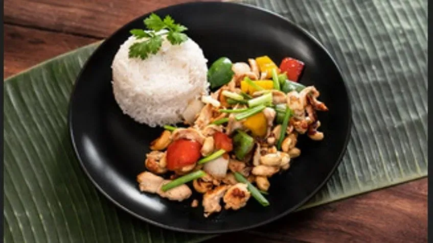 Thai pirított kesudiós csirke jázminrizzsel