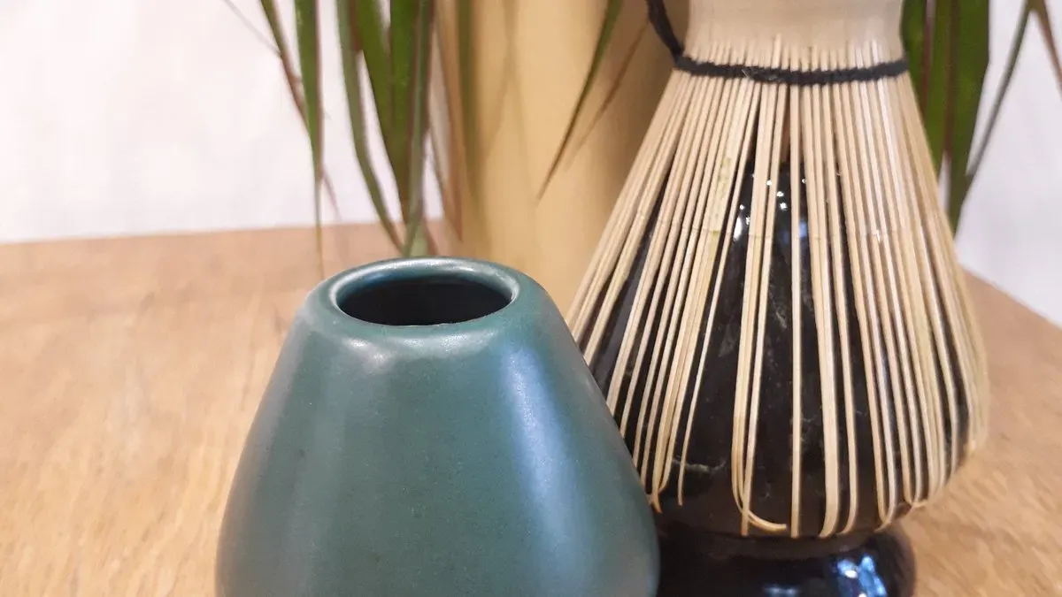 Matcha ecsettartó