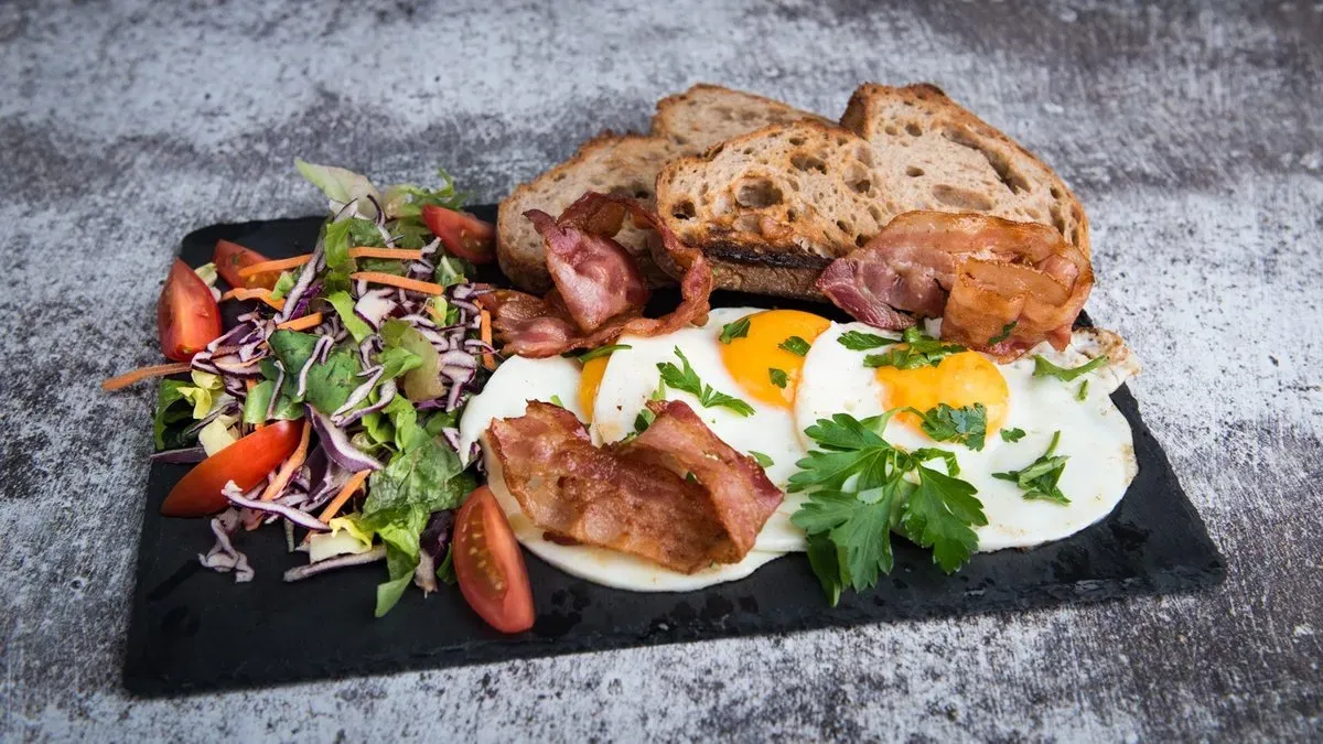 Bacon Eggs - Tükörtojás Baconnal