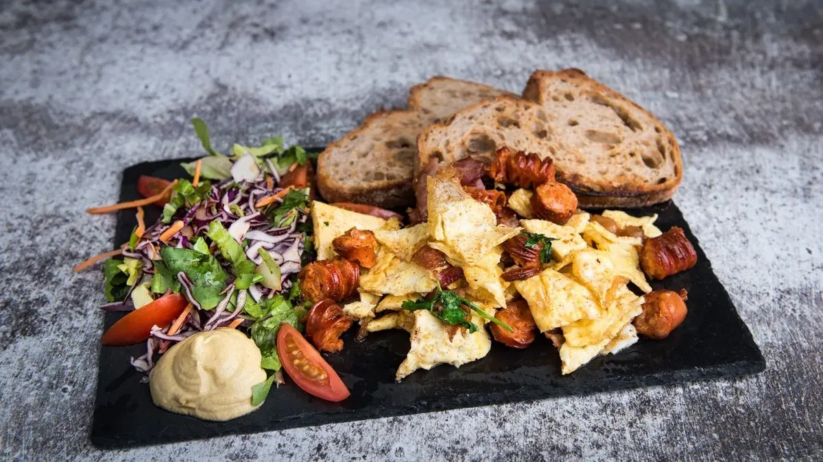 Hungarian Full Mix Eggs - Magyaros Reggeli