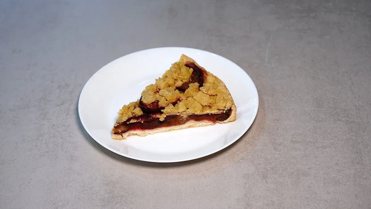 Plum Crumble