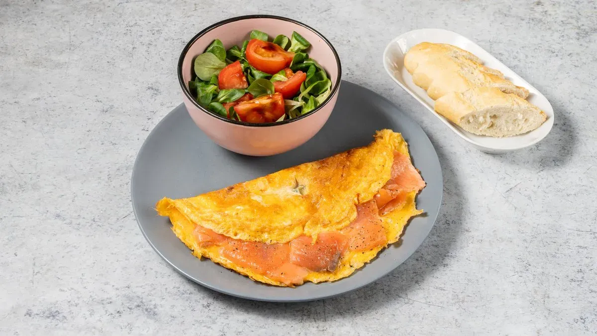 Füstölt lazacos omlett