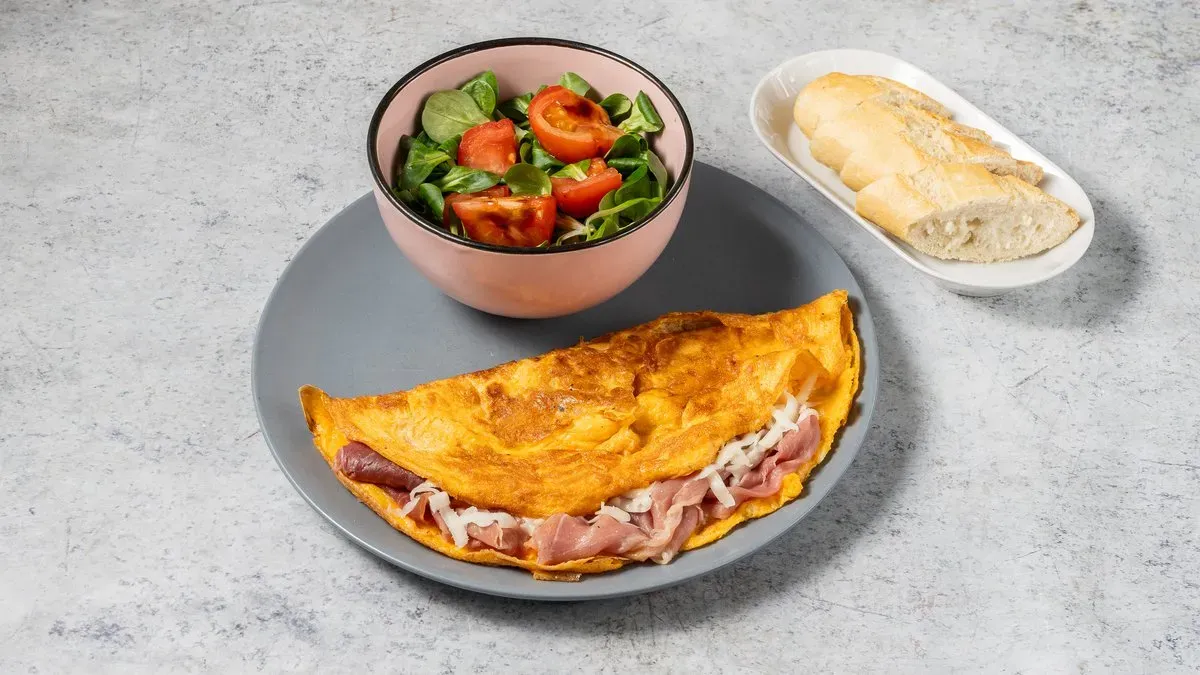 Szárított sonkás mozzarellás omlett
