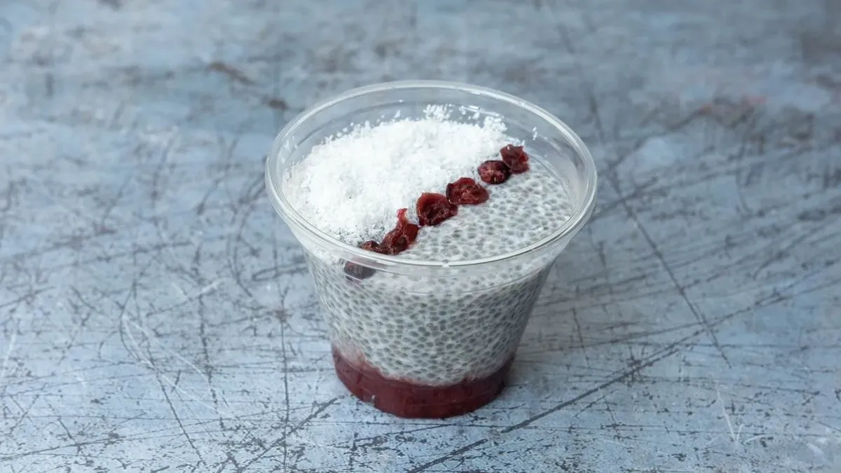Chia puding (kókuszos-vörösáfonyás)