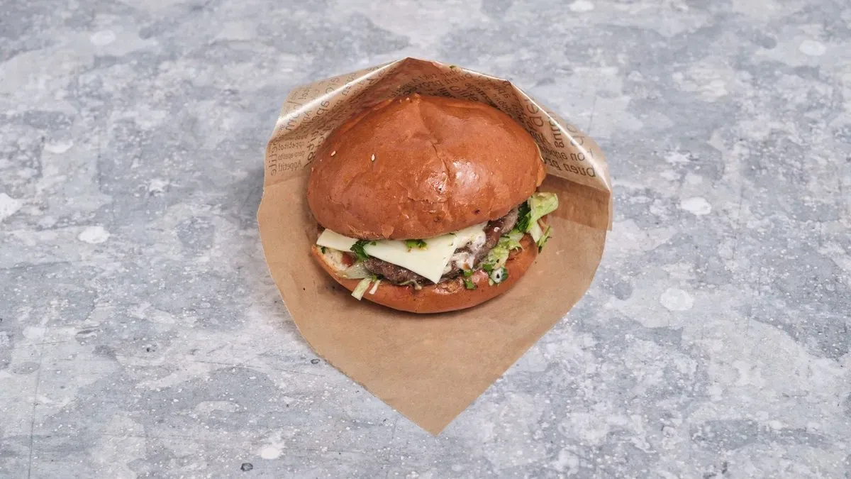Sajtburger menü