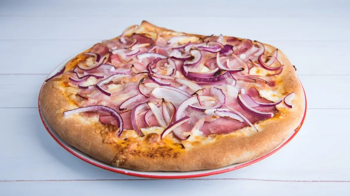 Füstös pizza