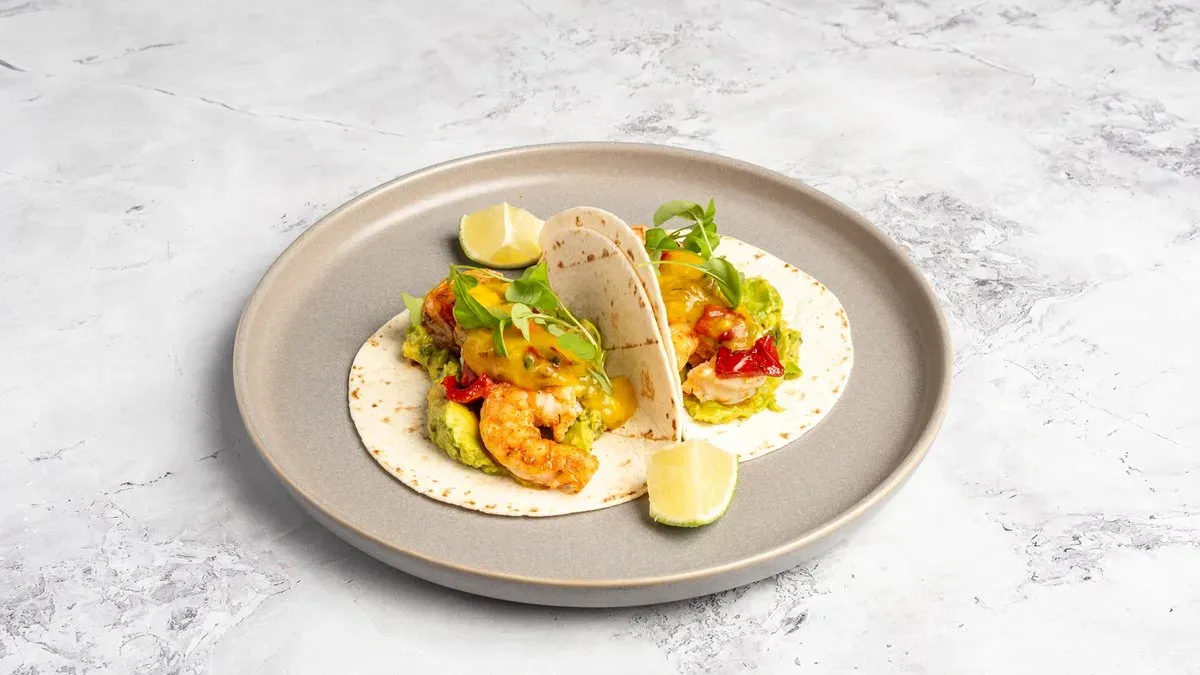Garnéla, guacamole, mangó salsa