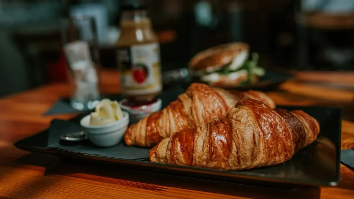 2 db vajas croissant