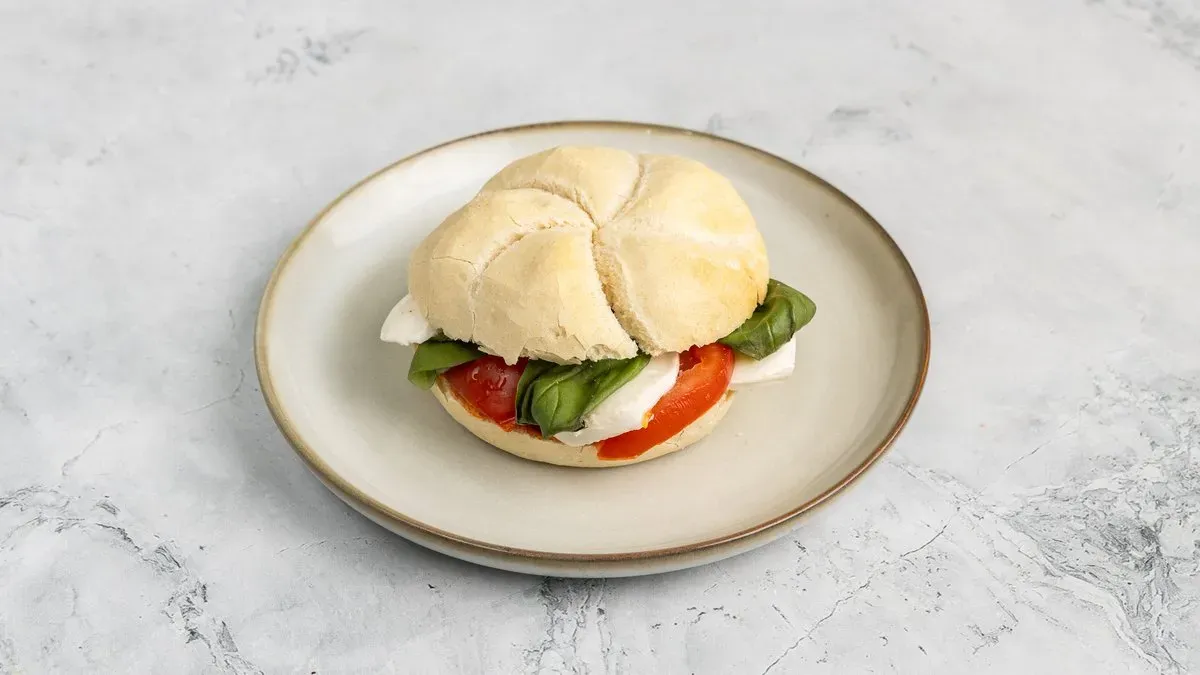 Caprese szendvics