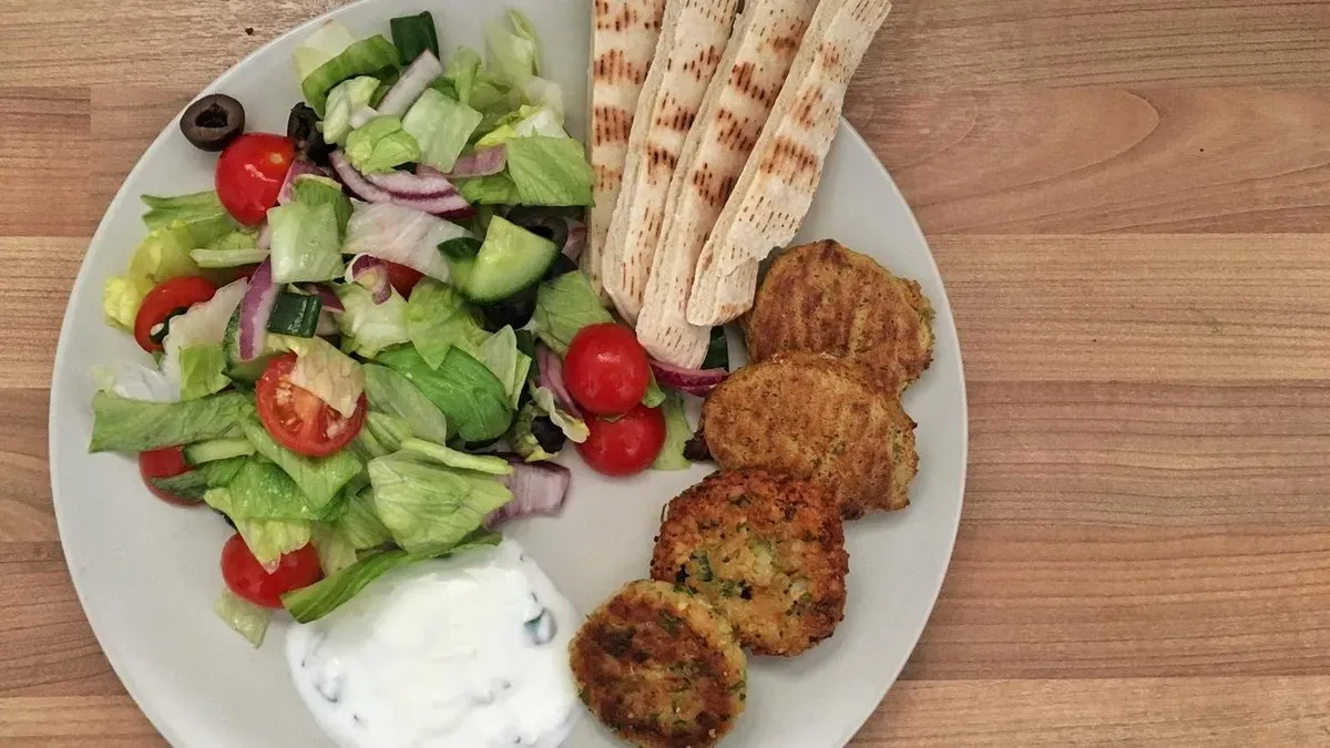 Nagy falafel tál menü