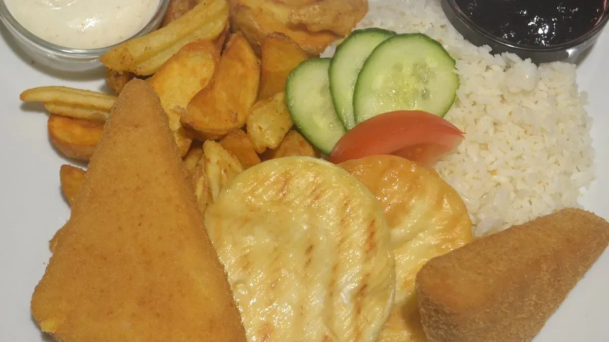 Vegyes sajttál