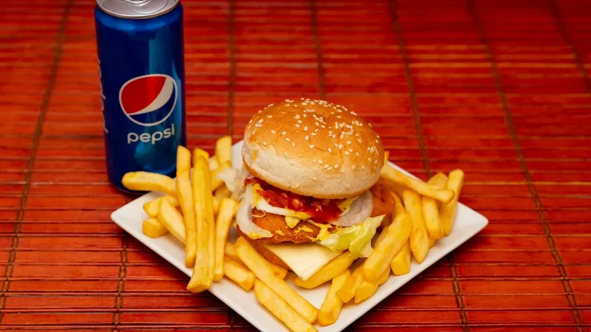 Sajtburger Menü