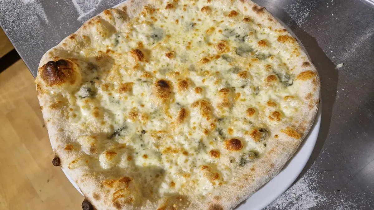 Pizza Quattro Formaggi 32 cm