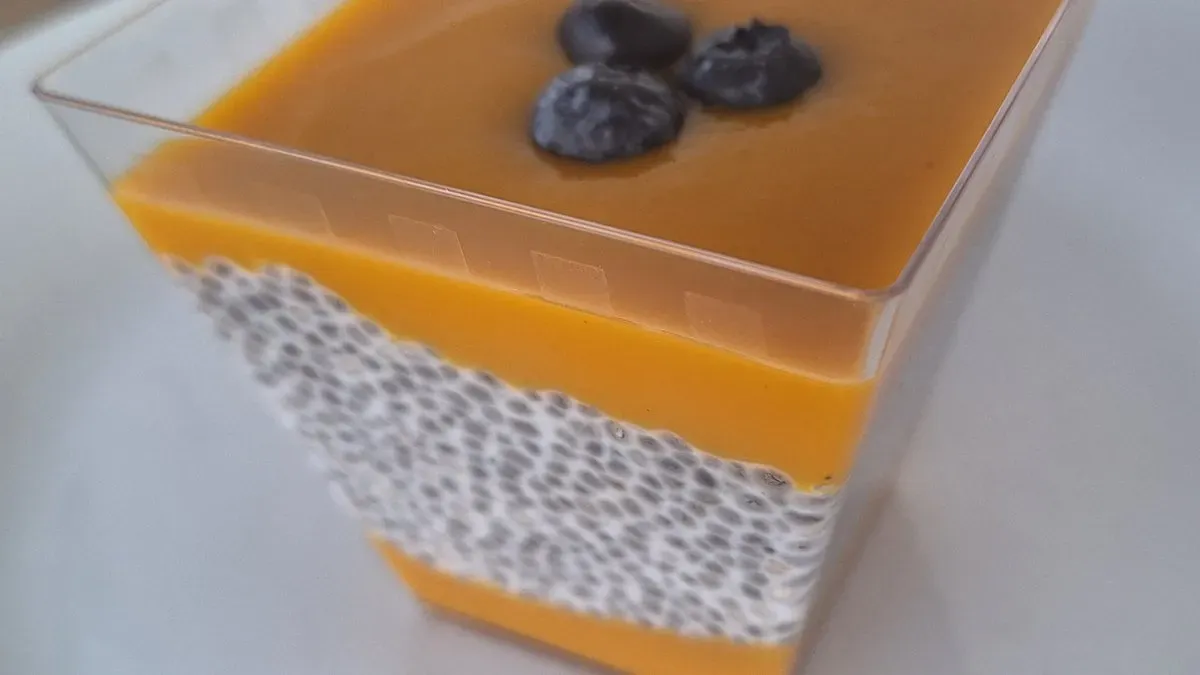 Chia puding 100%mangópürével (mandulatejből készült cukor hozzáadása nélkül)
