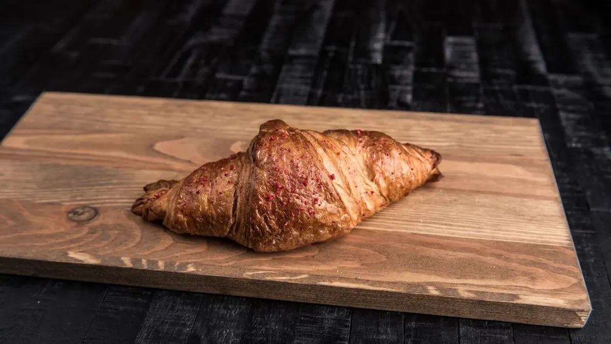 Croissant eper dzsem töltelékkel VEGAN