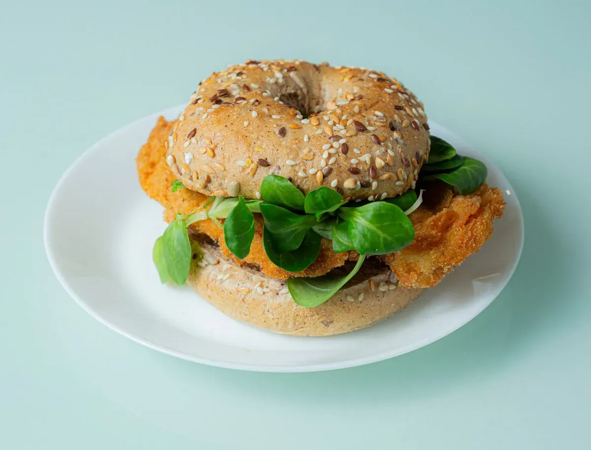 Rántott húsos bagel