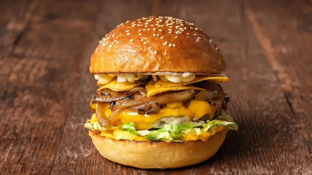 NACHOS BURGER