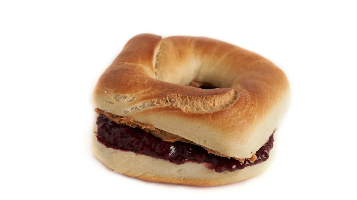 XL PB&J bagel - Földimogyoróvajas lekváros kézműves kocka bagel