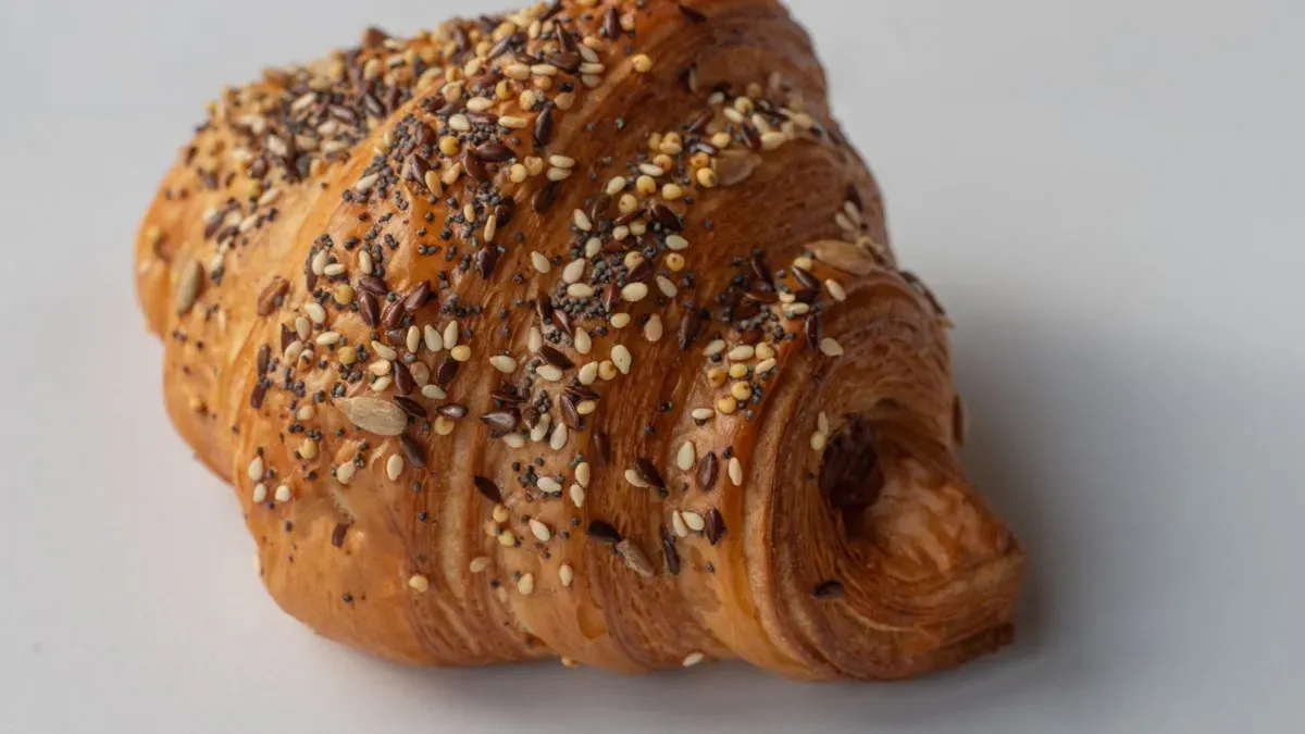 Füstöltsajtos,magvas corissant
