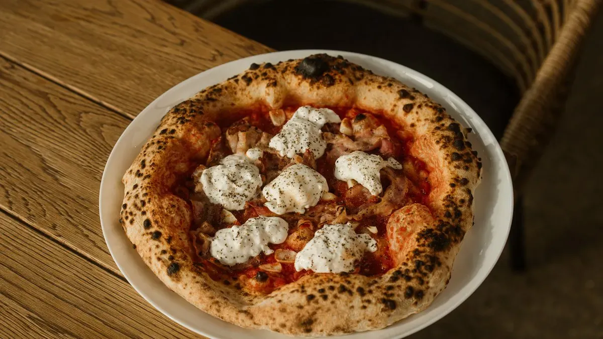 Pizza Burrata e Pancetta