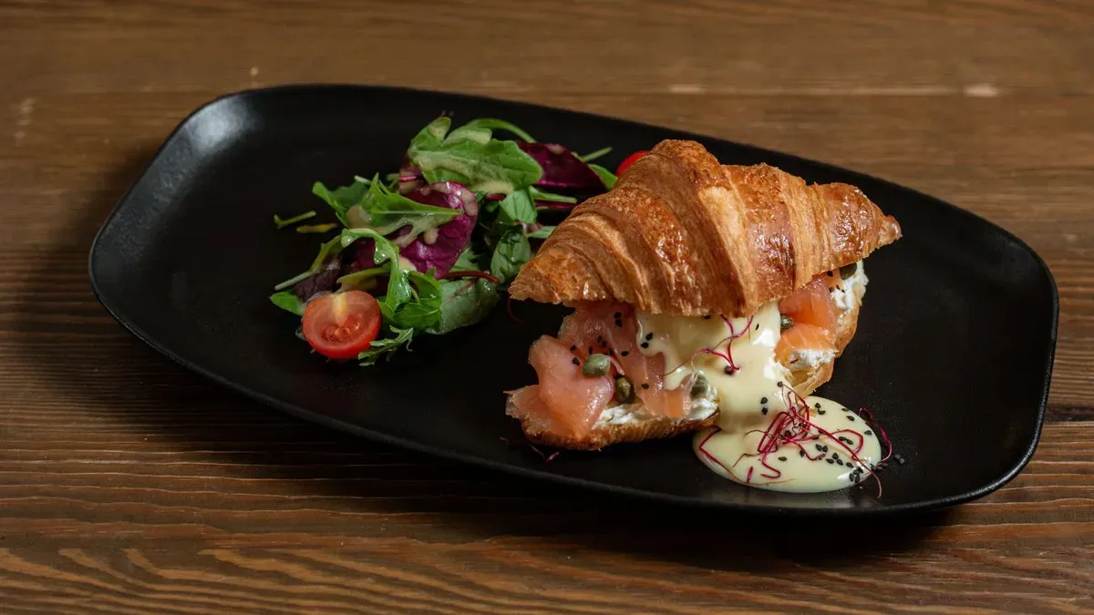 Croissant Saumon Benedict