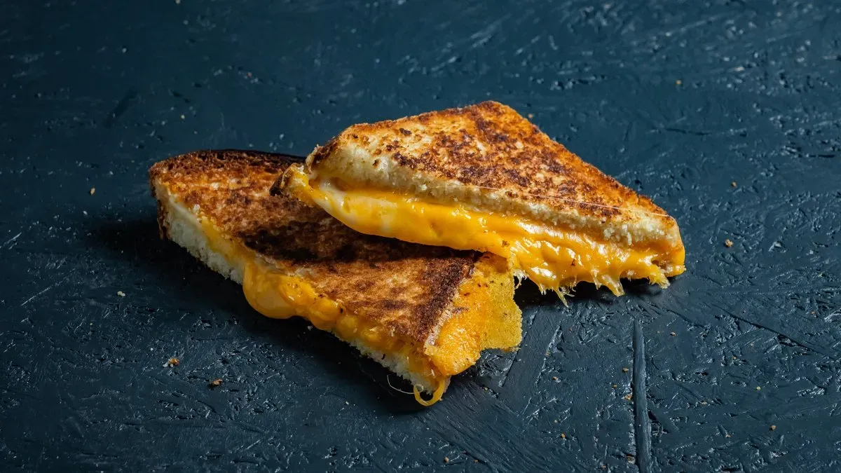 GRILLED CHEESE SANDWICH