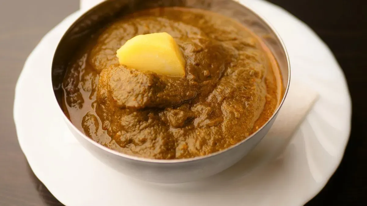Aloo / Burgonya Saag Curry