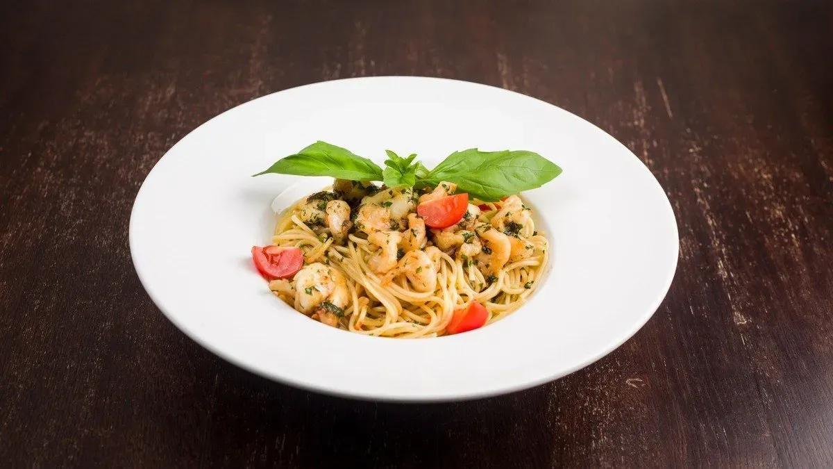 Fokhagymás spagetti királyrákkal