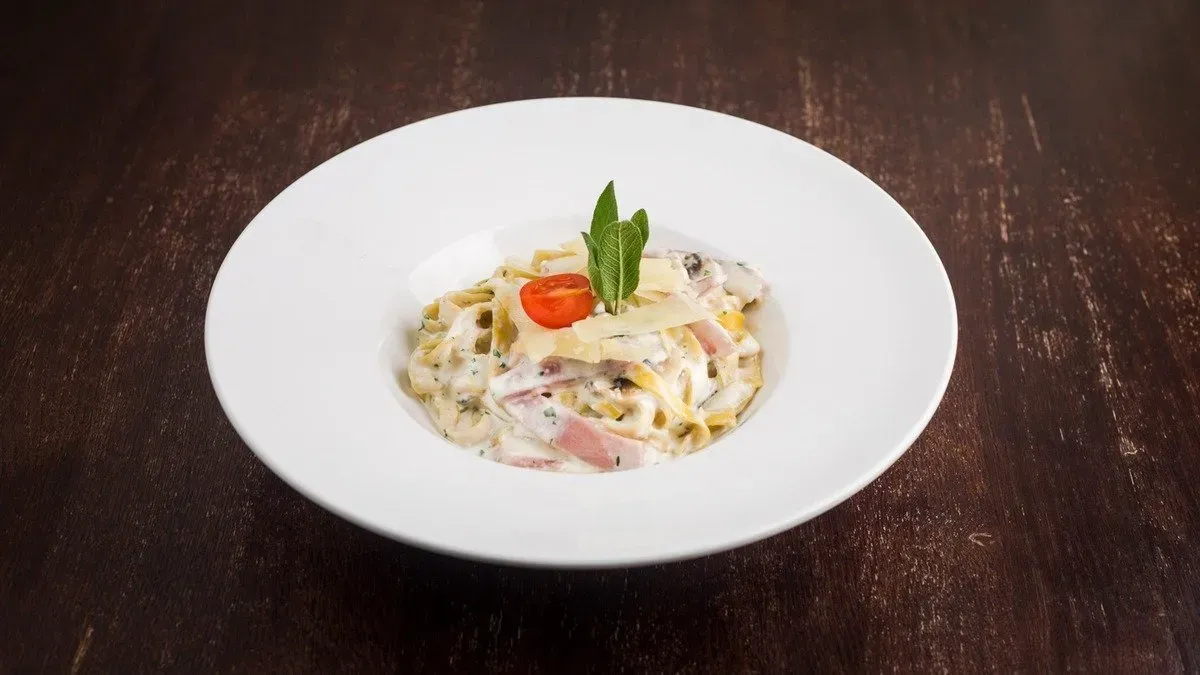 Tejszínes sonkás gombás tagliatelle