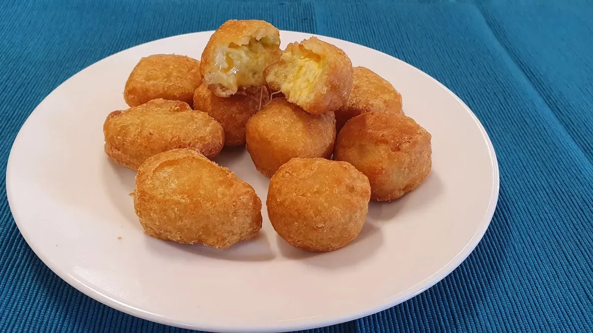 Chilis sajtgolyó (10db)