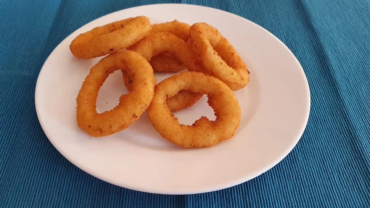 Hagymakarika (db)