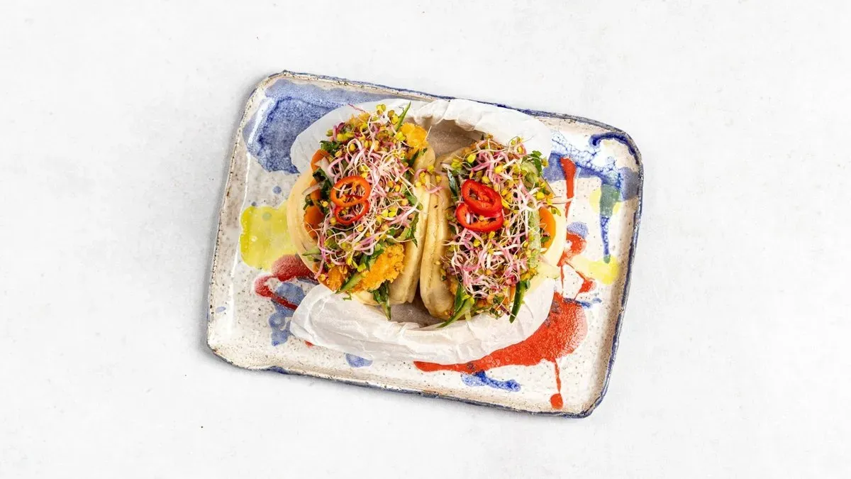 Taco BAO z glazurowanym boczkiem