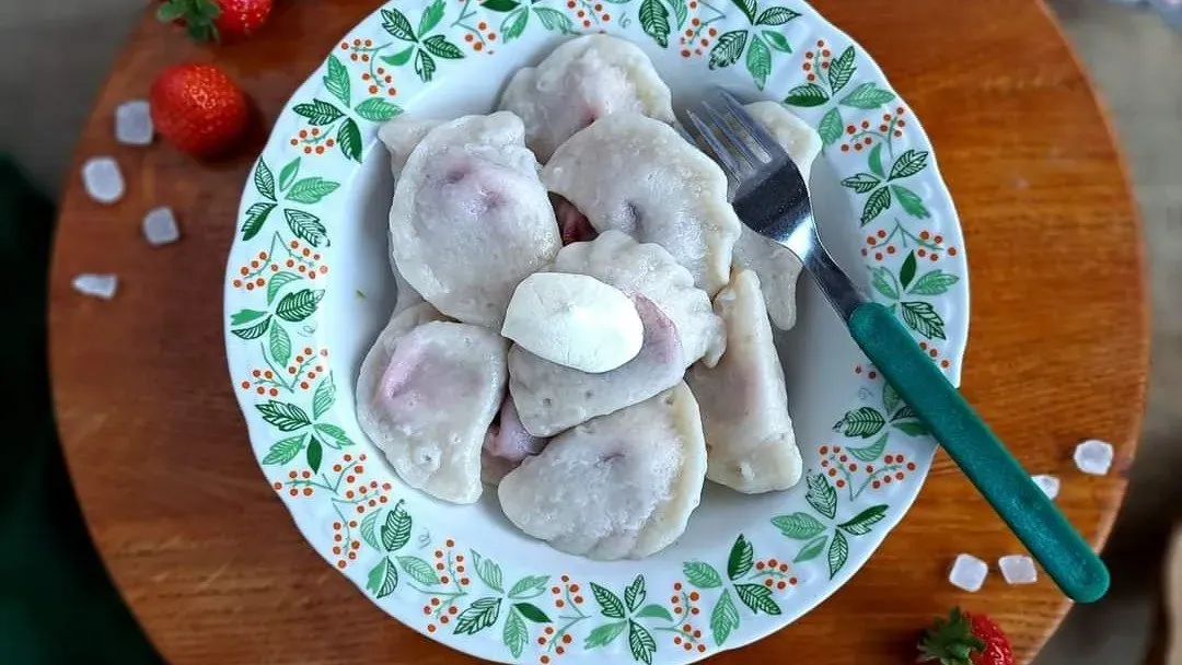 Pierogi z truskawkami świeżymi (5szt)200g