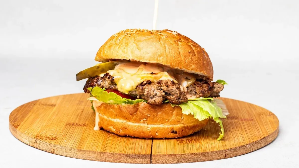 Griffin Cheeseburger