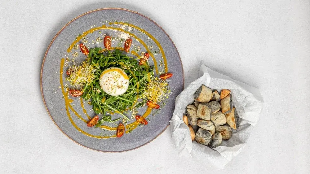 Ser burrata z sosem mango 🌿