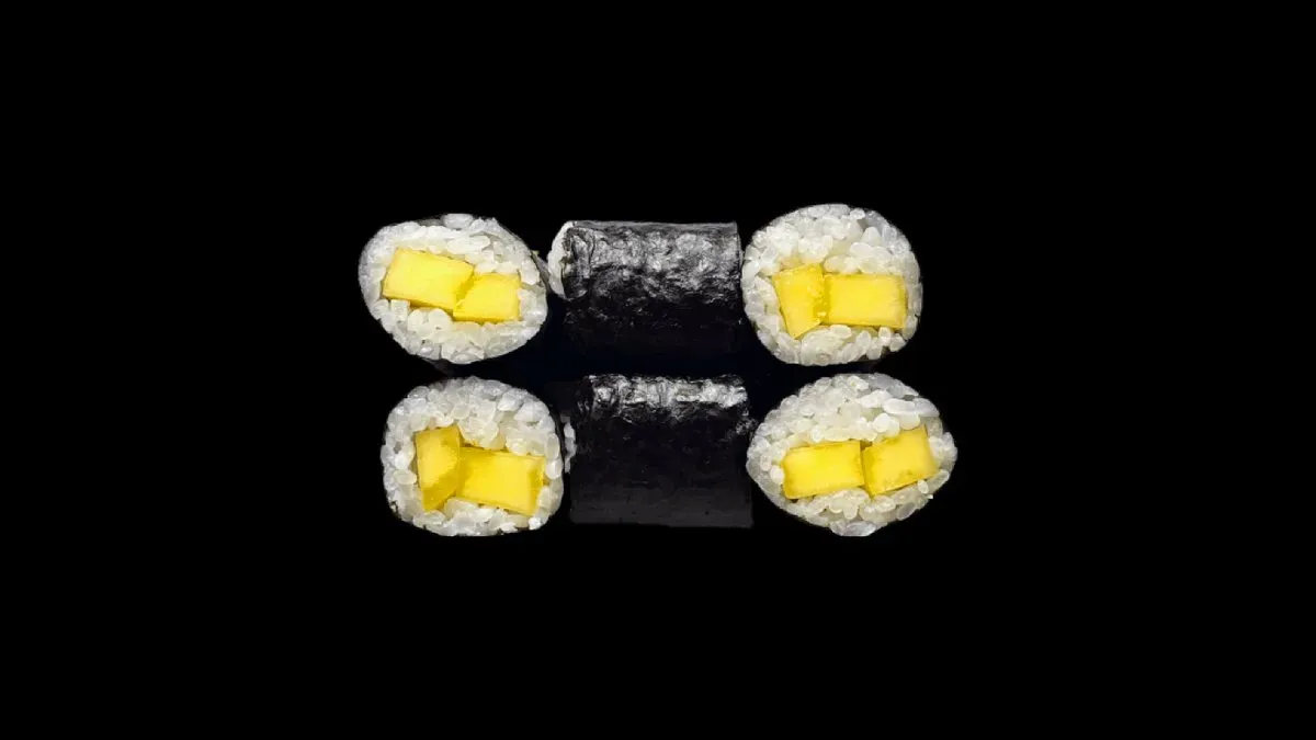 Maki z mango lub awokado