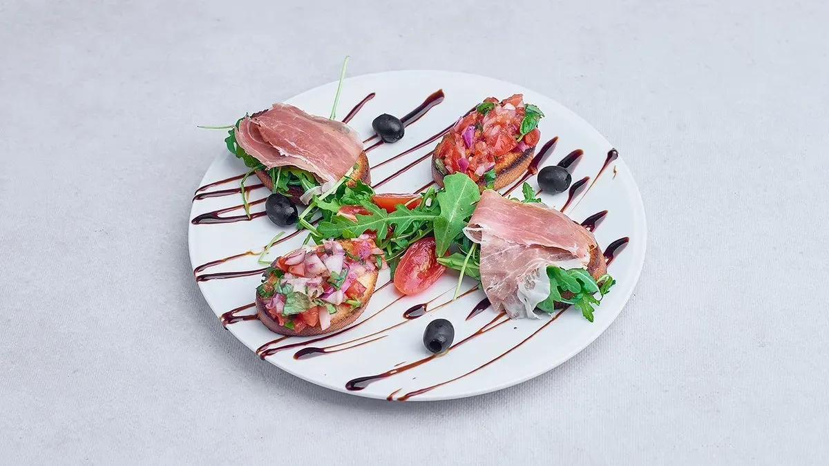 Crostini z szynką