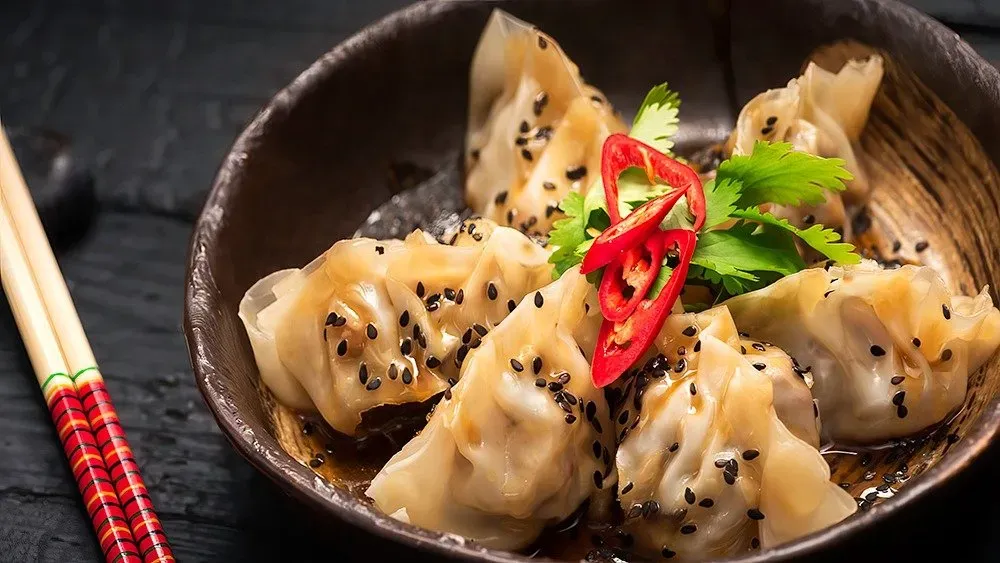 Pierożki dim sum z wołowiną i grzybami