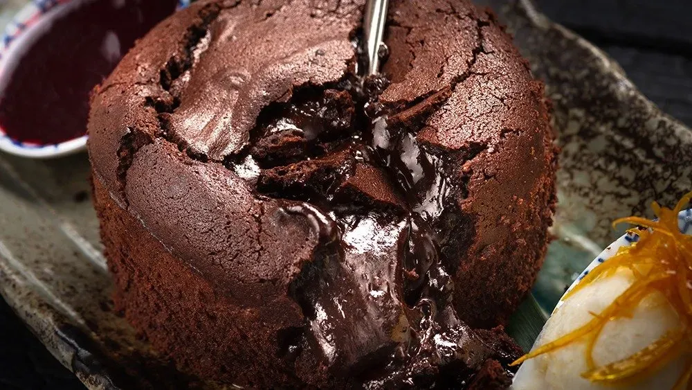 Fondant z sosem malinowym