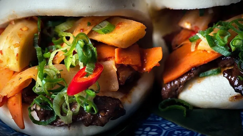 Bao z wołowiną i kimchi