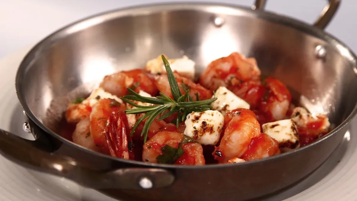 Garides saganaki