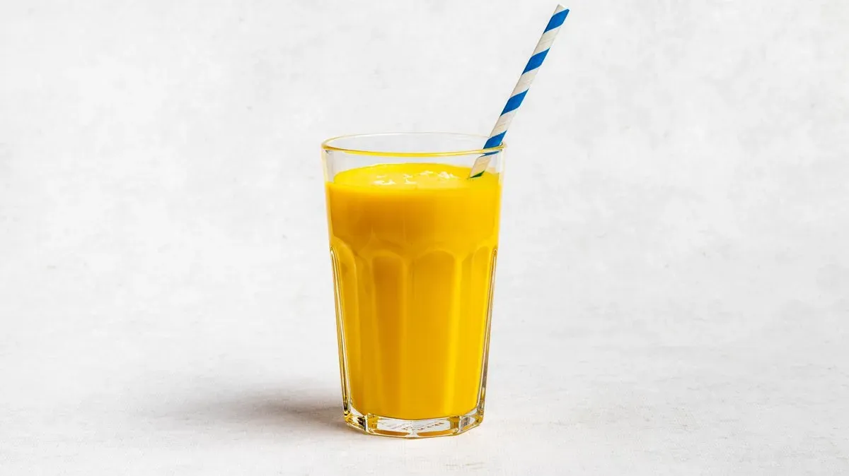 Mango lassi