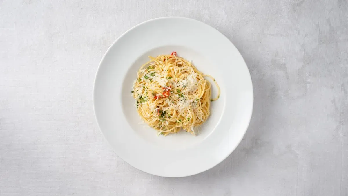 Spaghetti aglio olio e peperoncino
