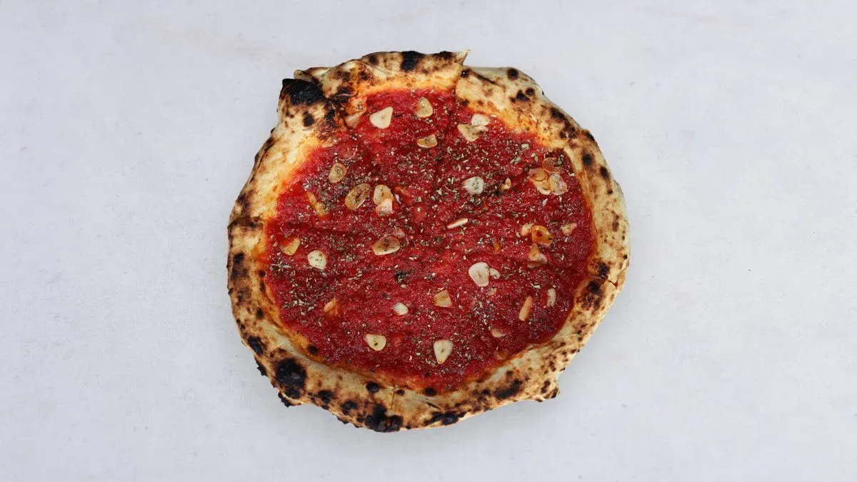 Pizza marinara