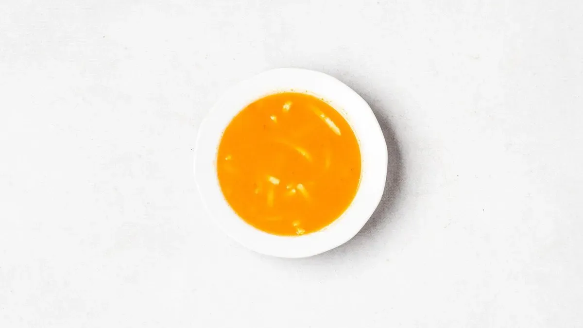 Pomidorowa z makaronem