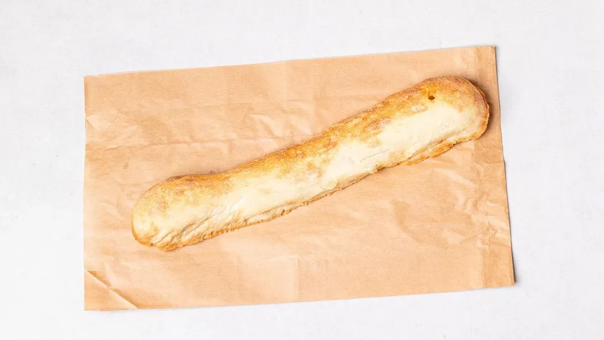 Bagietka z pastą z indyka i przyprawami