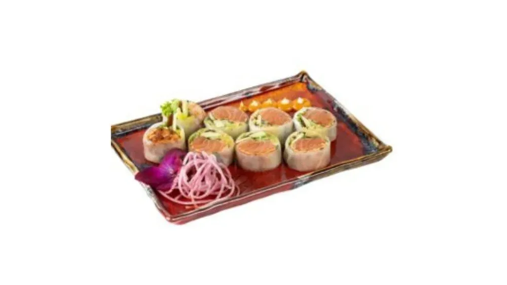 Jaromaki sashimi roll z łososiem